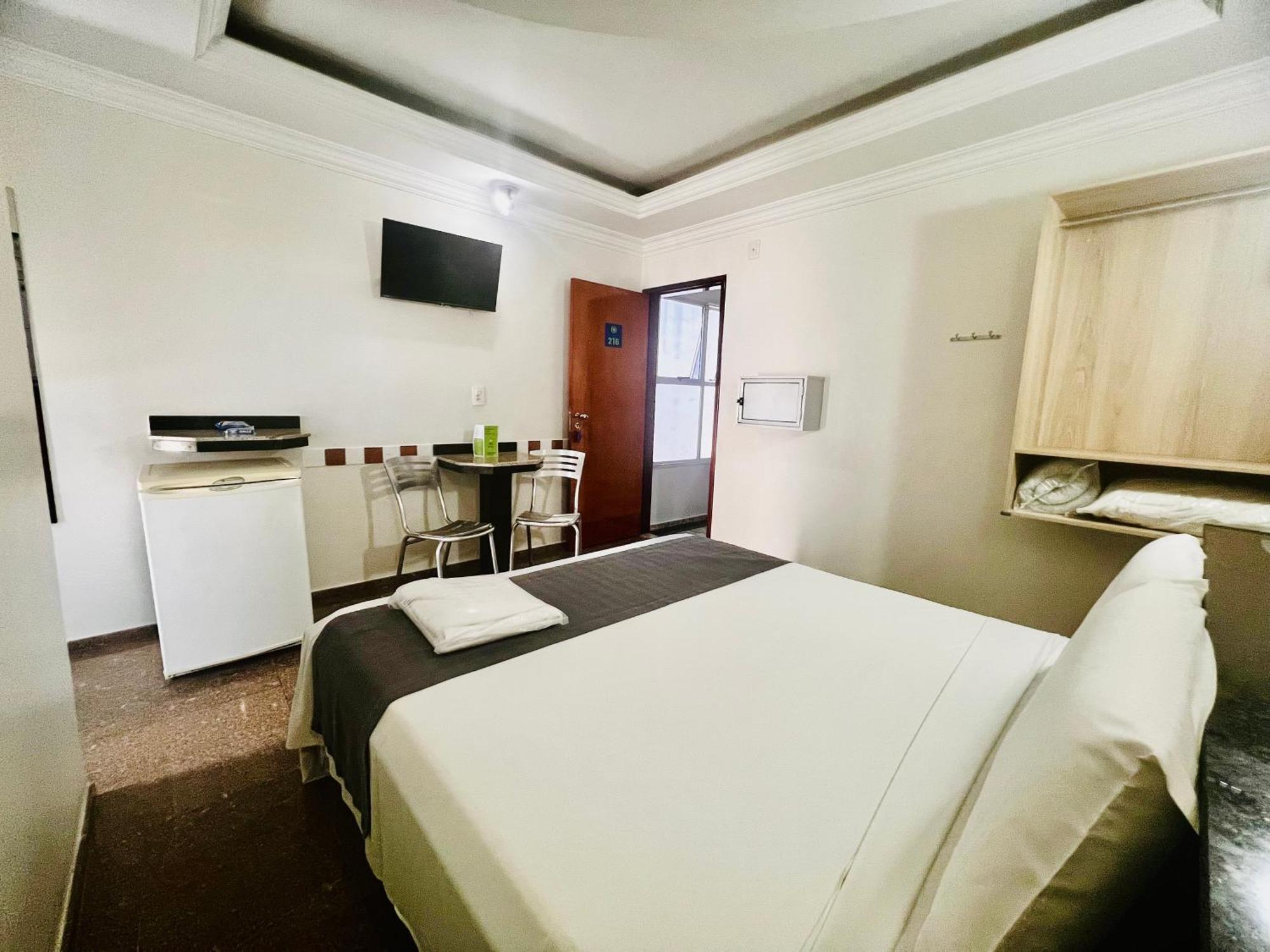 Hotel Buriti Stop (Adults Only) Goiania Bagian luar foto